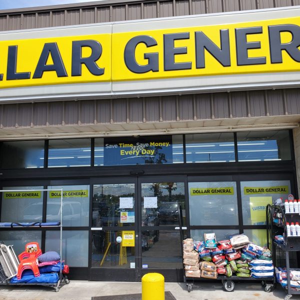 Dollar General storefront